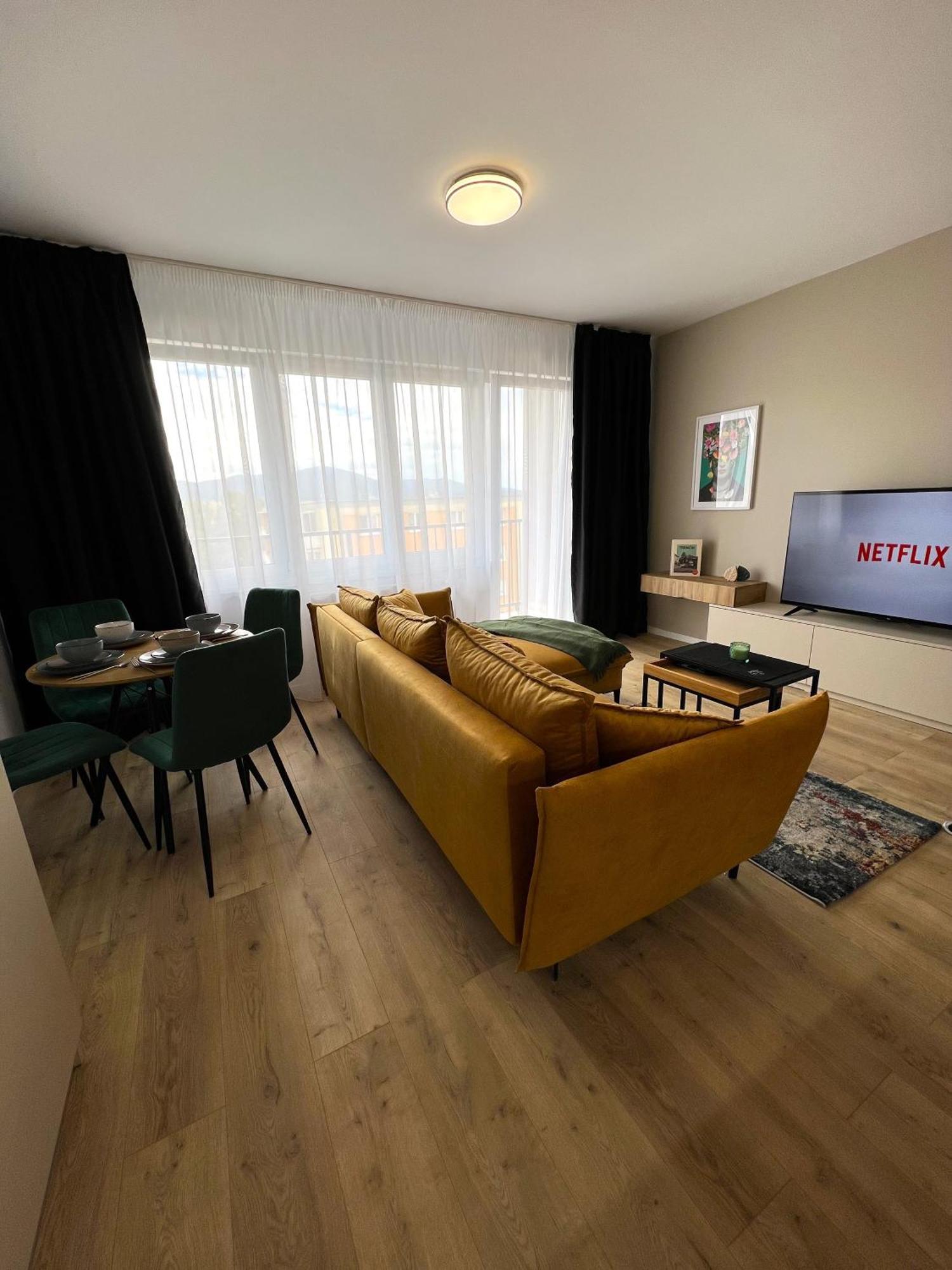 Cozy Stay Apartment Trencin Exterior photo