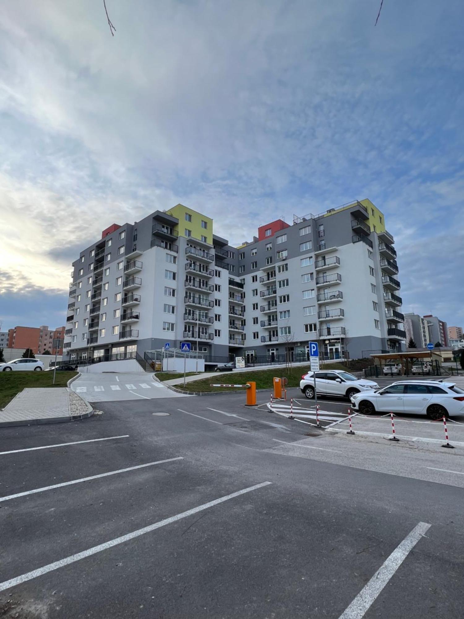 Cozy Stay Apartment Trencin Exterior photo